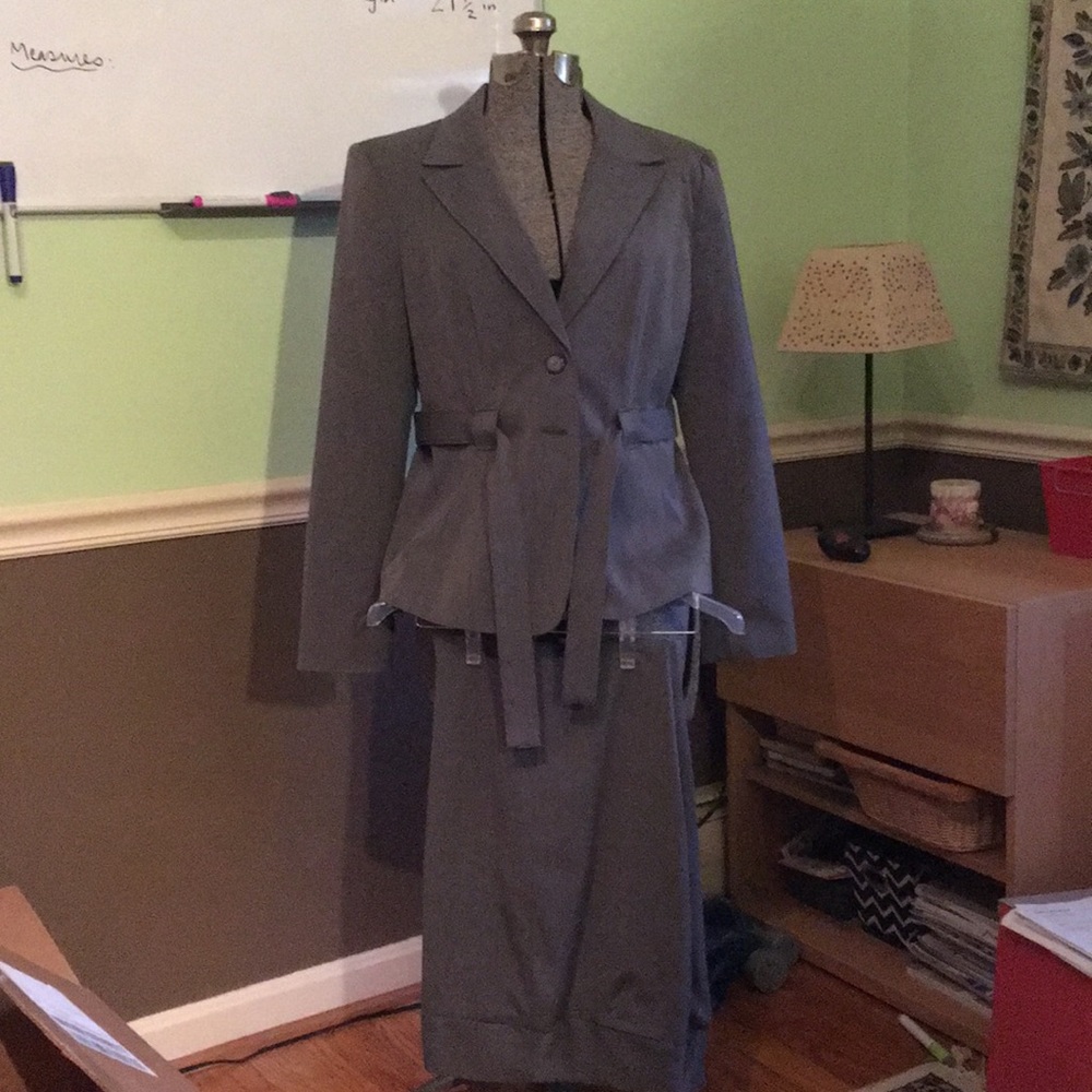 Pant suit